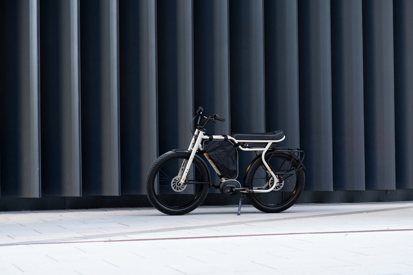 Электровелосипед Ruff Cycles Biggie Bosch Performance Line CX Future Sand